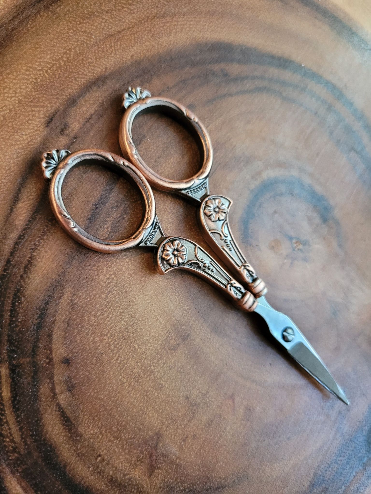 Vintage-Inspired Scissors – themoonmanual
